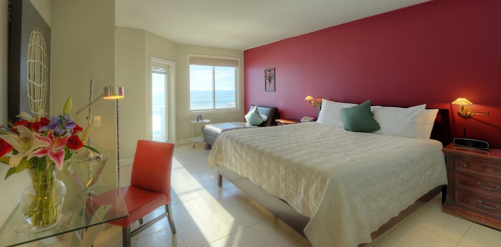 The Oceanfront Stay On Miramarbeach Hmb El Granada Exterior foto