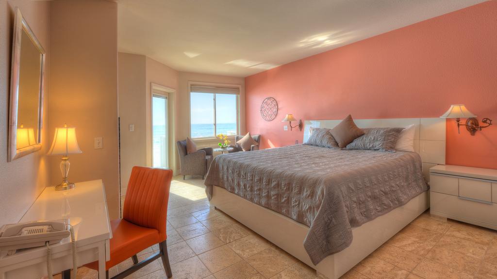 The Oceanfront Stay On Miramarbeach Hmb El Granada Exterior foto