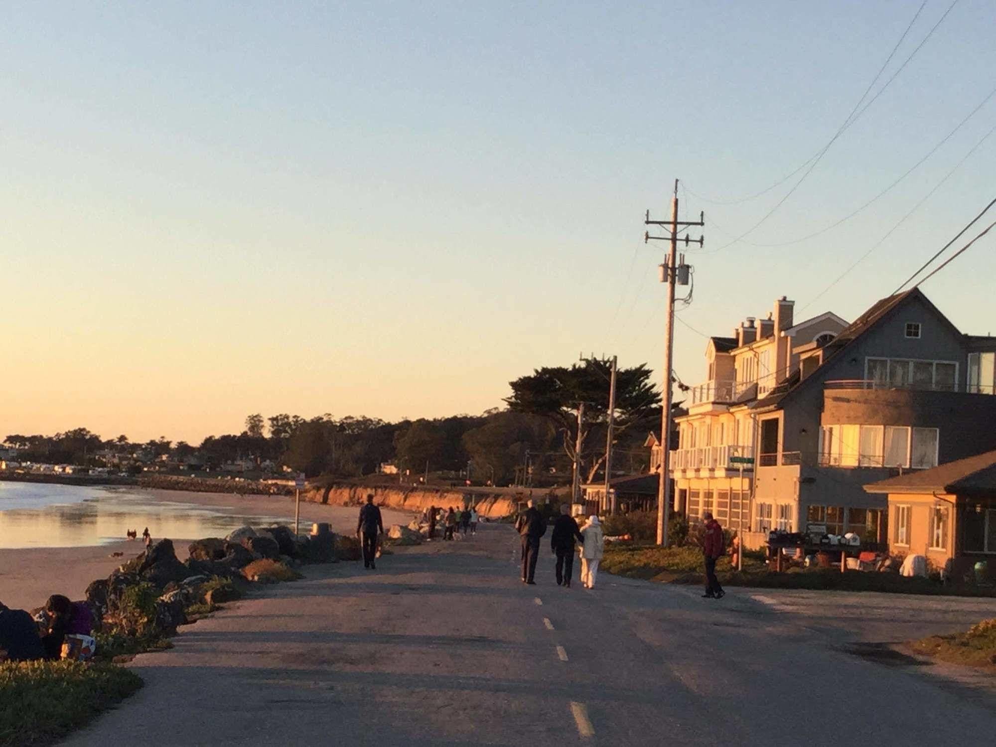 The Oceanfront Stay On Miramarbeach Hmb El Granada Exterior foto